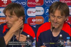 Δημοσιογράφος ζήτησε από τον Μόντριτς στη συνέντευξη Τύπου να μην αποσυρθεί ποτέ - Η απάντηση του Κροάτη (vid)