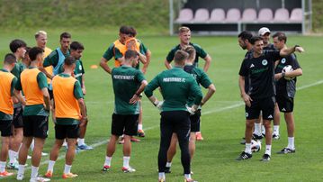 O Αλόνσο πηγαίνει τους παίκτες για rafting και paintball - Το σκεπτικό του Ουρουγουανού