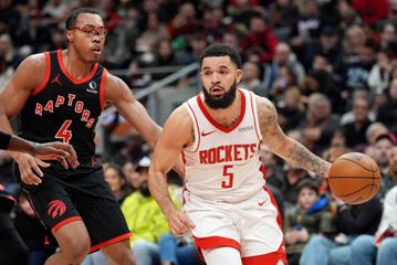 Ο ΒανΒλιτ συνεχίζει στους Ρόκετς με νέο συμβόλαιο