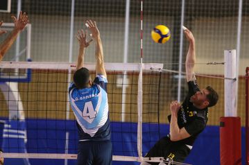 Άγνωστο το μέλλον της ΑΕΚ και του Φοίνικα Σύρου - Ανοιχτό το ενδεχόμενο για wild card