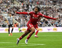 Ο 17χρονος Νγκουμόα έκανε ντεμπούτο στην Premier League και... ξέρανε τη Νιούκαστλ με buzzer beater! Ποιο είναι το νέο  «αστέρι» της Λίβερπουλ