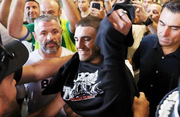 Ο Ζαφείρης φόρεσε συνδεσμιακή μπλούζα του ΠΑΟΚ! (pics)