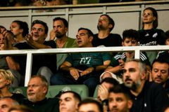 Ο γιος πρόλαβε τα μαθήματα και ο Τσίπρας παρών στη Λεωφόρο (gallery)