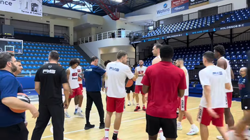 Η άφιξη του Ολυμπιακού στη Ρόδο και η προπόνηση ενόψει Super Cup (vid)