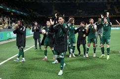 Παίκτες και κόσμος πανηγύρισαν τη μεγάλη νίκη του Παναθηναϊκού (pics & vid)