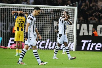 Οι αντιδράσεις στις μεγάλες ευκαιρίες και η απογοήτευση στο φινάλε: Η παρακάμερα του ΠΑΟΚ - Μακάμπι (vid)