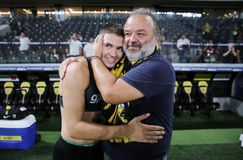 Το στόρι πίσω από τρεις αγκαλιές στον Καλοσκάμη και αυτή του Νίκολιτς που έλειπε (vid)