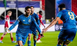 Σόου της Πόρτο μέσα στην Αμβέρσα και ανατροπή με σούπερ Εβανίλσον!