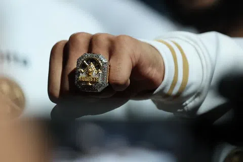Οι πρωταθλητές Νάγκετς πήραν τα δαχτυλίδια τους και αποθεώθηκαν (vids)