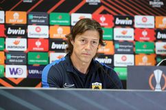 Αλμέιδα: «Καμία ανησυχία για τις απουσίες, έντεκα πάντα εναντίον έντεκα» (vid)