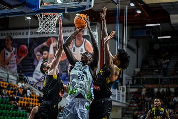 Ασύλληπτο: Η ΑΕΚ Betsson έκανε 17 λάθη στο πρώτο ημίχρονο κόντρα στην Σάσαρι (pic)