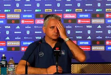 Έξαλλος ο Κοκόσκοφ: «Δεν έχω ξαναδεί συνέντευξη Τύπου να κρατάει 40 λεπτά - Έχουμε και ζωή» (vid)