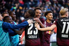 «Εξάσφαιρη» Λειψία διέλυσε την Άουγκσμπουργκ, ακάθεκτη στην κορυφή η Μπάγερν, επιστροφή στις νίκες για Βόλσφμπουργκ