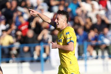 Ο Κοντούρης με άπιαστο σουτ ισοφαρίζει για τον Παναιτωλικό