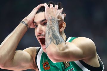 Σε ένα ρόστερ… εκατομμυρίων ξεχωρίζει ο Καλαϊτζάκης!