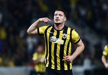 Ο Γιόβιτς και το... στήριγμα του, κρίνουν την ενδεκάδα της ΑΕΚ για το Φάληρο