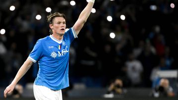 Τριάρα της Νάπολι στην Ίντερ και ανέβηκε ξανά στην κορυφή