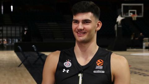 Ο Τρίσταν Βούκσεβιτς συνεχίζει στους Ουίζαρντς με two-way συμβόλαιο