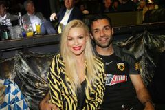 Η Βίκυ Κάβουρα επιβεβαίωσε το φύλο του μωρού που περιμένει με τον Γιώργο Τζαβέλλα