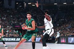 Σαμοντούροφ στο Sportal: «Αυτό που κάνει ο Φαρίντ σε αυτή την ηλικία είναι πάρα πολύ δύσκολο...» (vid)