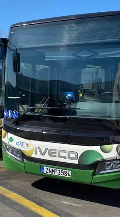 Ιδού τι γράφουν τα λεωφορεία – τροχονόμοι