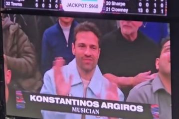 Ο Αργυρός αποθεώθηκε στο Barclays Center κατά τη διάρκεια του αγώνα Νετς - Νικς (vid)