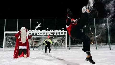 Αυτή είναι η Santa Claus FC, η πιο χριστουγεννιάτικη ομάδα του Άγιου Βασίλη (vid)