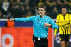 O IFFHS έκανε γνωστό τον κορυφαίο διαιτητή για το 2024 και εκείνος... ξέρει την Ελλάδα - Η 10άδα των καλύτερων και η «Χρυσή Βίβλος»