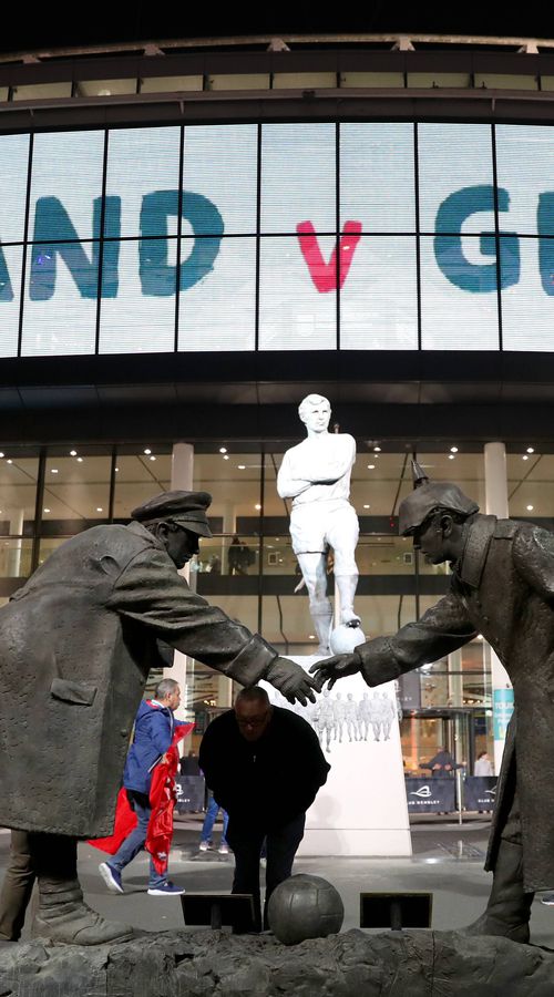 Φήμη ή αλήθεια; - Όταν τα Χριστούγεννα και το ποδόσφαιρο «ένωσαν» Βρετανούς και Γερμανούς στρατιώτες στον Α΄ Παγκόσμιο Πόλεμο