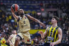 Ο Πάντερ έστειλε μήνυμα παραμονής στη Μπαρτσελόνα