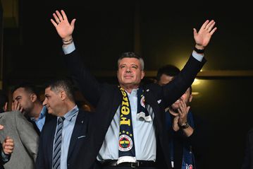 Υπό δικαστική επιτήρηση ο πρόεδρος της Φενέρμπαχτσε