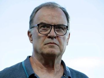 Στην Αγγλία για συνομιλίες με την Έβερτον ο Μπιέλσα