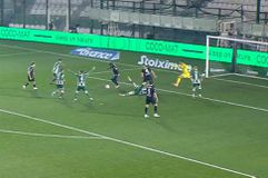 Σκόραρε ο Νάρεϊ, υψωμένη η σημαία για οφσάιντ (vid)