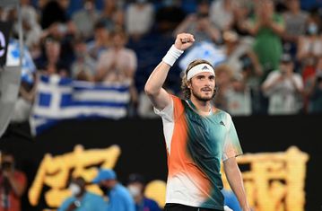 Στις 5:30 τα ξημερώματα ο ημιτελικός του Τσιτσιπά με τον Χατσάνοφ