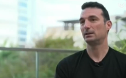 Η Αργεντινή καθησυχάζεται: Ο Λιονέλ Σκαλόνι επιβεβαιώνει ότι θα συνεχίσει στον πάγκο της «Αλμπισελέστε» (vid)