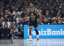 Η Αναντολού Εφές ανακοινώνει τον Πι Τζέι Ντοζίερ!