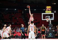 LIVE: ΟΛΥΜΠΙΑΚΟΣ - ΑΕΚ BETSSON