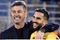 «Έσκασε» ένα αμυδρό πρώτο χαμόγελο