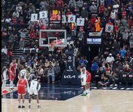 Οι φίλαθλοι των Κλίπερς τρόλαραν τον Αντετοκούνμπο για τα δευτερόλεπτα που μένει στη γραμμή των βολών (vid)