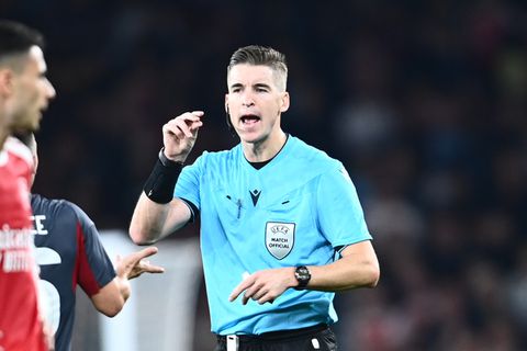 Αυτός σφυρίζει τον «τελικό» του Ολυμπιακού με τον Άγιαξ