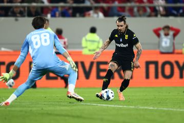 Επέστρεψε ο Αλφαρέλα για τον Άρη, «μπήκε» και ο Γένσεν