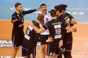 Στο κυνήγι του Ολυμπιακού ο ΠΑΟΚ, 3-1 τον Φοίνικα Σύρου