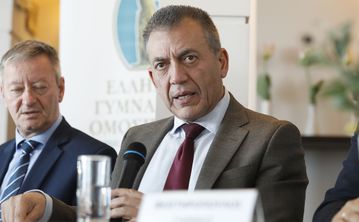 Βρούτσης: «Oι κάμερες παρακολουθούν κάθε γωνιά του γηπέδου, ακόμα και τα αποδυτήρια» (vid)