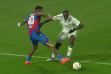 To πέναλτι που ζήτησε ο Τεττέη μετά από πτώση στην περιοχή (vid)