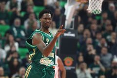 Το συγκινητικό ντεμπούτο του Χέιζ-Ντέιβις με τον Παναθηναϊκό στη EuroLeague