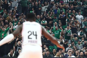 Πανζουρλισμός στο T-Center για την πρόκριση του Παναθηναϊκού στο Europa League! (vid)