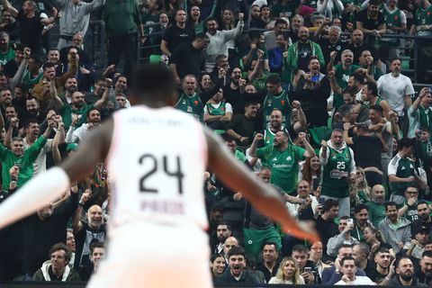 Πανζουρλισμός στο T-Center για την πρόκριση του Παναθηναϊκού στο Europa League! (vid)