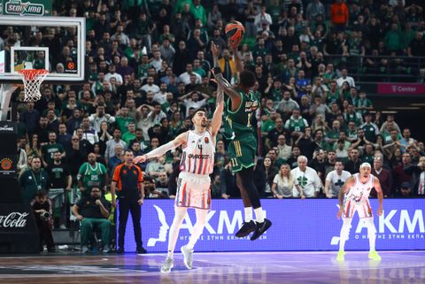 Ο Παναθηναϊκός «φωνάζει» για το φάουλ στον Χέιζ-Ντέιβις σε καθοριστική φάση (vids)