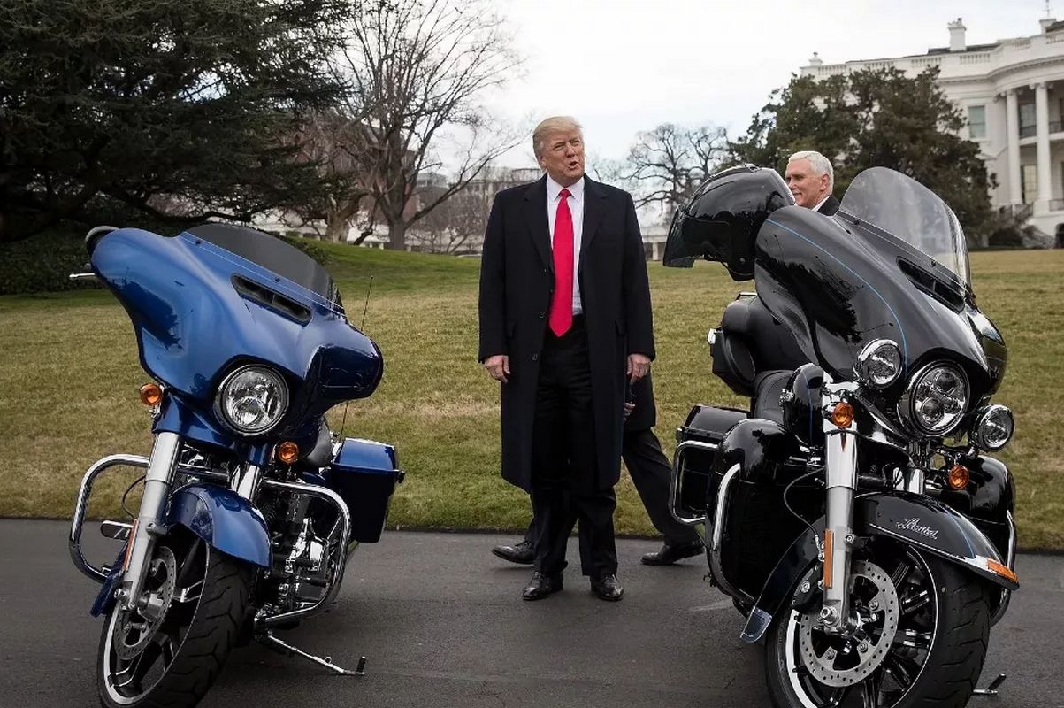 Ακυρώνονται οι δασμοί Τραμπ. Τι σημαίνει για τη βιομηχανία μοτοσικλέτας;