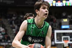 Στην Πάτρα ο Βαλκανάς, στην Καταλονία ο Μάθιου - Η Μπανταλόνα εμφάνισε τον δικό της 16χρονο! (vids)